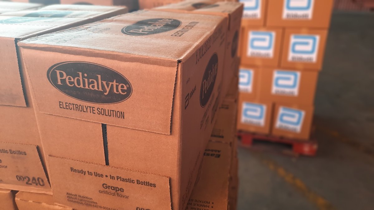 AbbottNews's tweet photo. Community support, where it’s needed most. 

Help us double the impact by donating to @FeedingAmerica, where we’re matching dollar-for-dollar donations up to $500,000: https://t.co/G303xuUSay https://t.co/HnG4kyyHx3