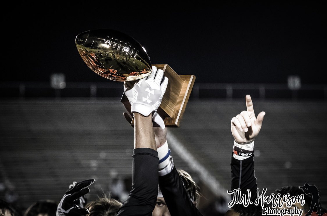 johnny2martinez's tweet photo. East don’t know what this feels like #BOB20VWHS @VictoriaISD https://t.co/iKxM8oimZm