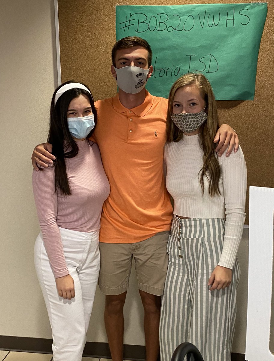 buzzell_blake's tweet photo. I look mad in this😂😭 @VictoriaISD #BOB20VWHS https://t.co/PivaJyhsVr