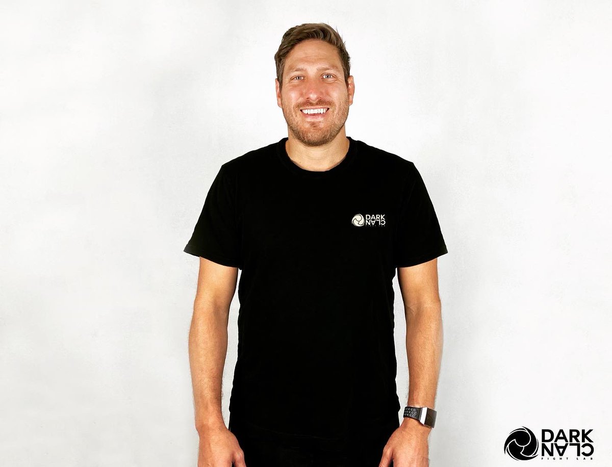 DarkClanATX's tweet photo. Meet the DCFL Coaching Staff!

Timothy Ryan
Kickboxing Coach
Jiu-Jitsu Brown Belt

You’ll find Tim at the DCFL on Tuesday/Thursdays from 6PM-7PM (and the occasional Saturday). 

WE ARE THE DARK CLAN 

#darkclanfightlab #DCFL #kickboxing #jiujitsu #mma #austin #atx https://t.co/g4xBu3wNst