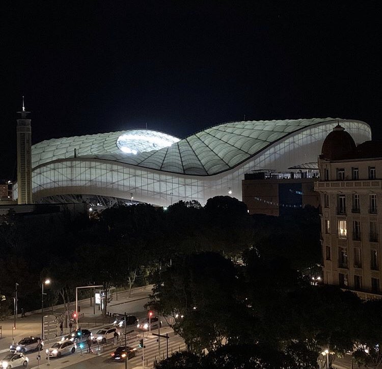 VelodromePics's tweet photo. « Une lumière dans la nuit » 🌙

📸 Clyne O’Hell

#Velodrome • #TeamOM https://t.co/jHL07Ql6zB
