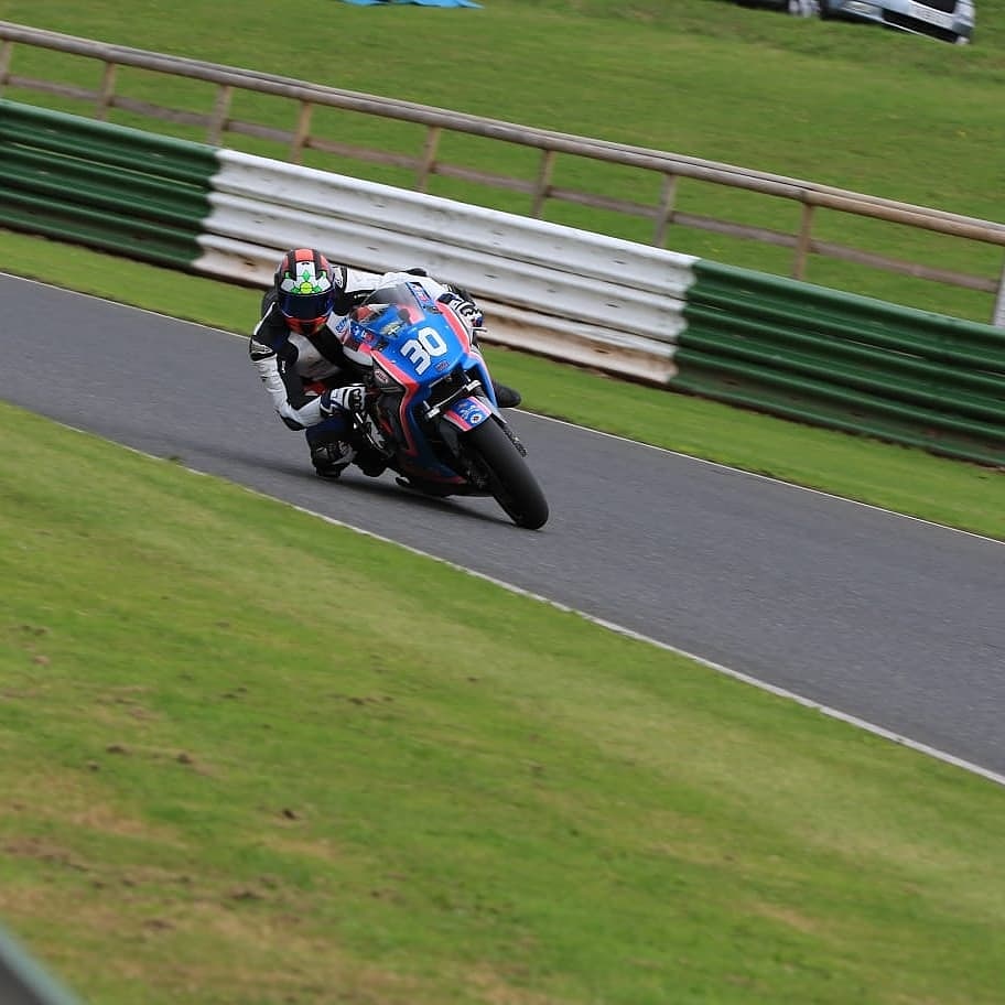 PatchRacing's tweet photo. Ryan is back in action this weekend onboard the Patch Racing / Colin J Brown Ltd sv650 at Cadwell Park for the final round of Thundersport GB.
heres hoping for a good finish to what has been a successful season for the Yorkshireman and our wee team.
#PatchRacing #colinjbrownltd https://t.co/fIa2ONxKif