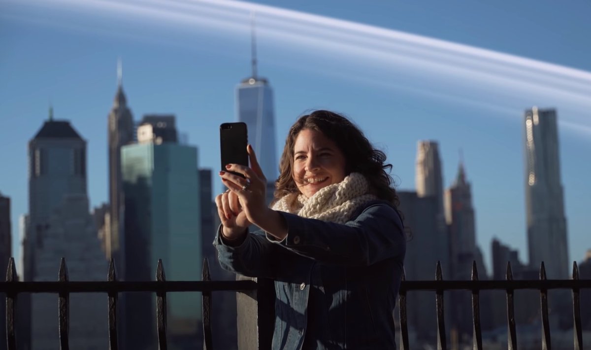 La vue depuis un avion serait encore plus incroyable  On ferait des selfies en tenant compte des anneaux 