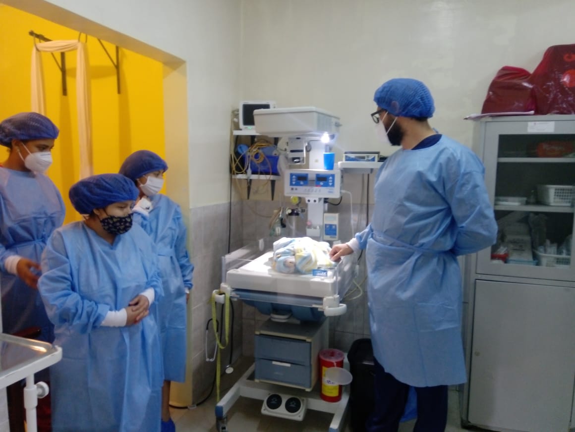 DPS_LosRios's tweet photo. #SantaElena | Embarazadas realizan tour de reconocimiento de sala de parto humanizado en el hospital de Manglaralto, con el objetivo de que las gestantes conozcan y accedan a los beneficios de esta área.

#ActivadosPorLaSalud https://t.co/4inD03Wbf1