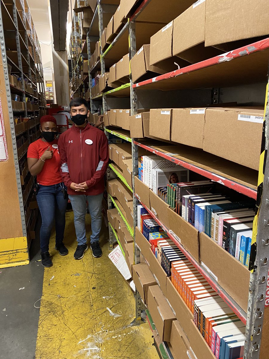 BrittanyHoyte's tweet photo. Closing Experts Johnny &amp; Johnnie driving sales by ensuring our guests have what they need &amp; getting our electronics stockroom ready for Q4!! Purge, Challenge, Update‼️☺️ #Sales #Elevate #T1401 #ClosingExperts #YouMakeTarget https://t.co/N70TUppIeE