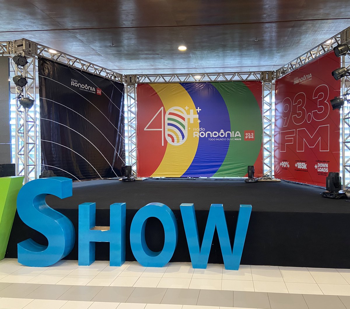 kelvin_vem's tweet photo. A PRÉ ESTREIA do meu programa vai ser transmitida AO VIVO DO PORTO VELHO SHOOOPINGGG! 🤯😍🤩

Vou surtaaaaarrrrrrrr com essa conquistaaaaa. É sábado as 19h, vc pode ouvir na rádio 93,3 FM ou pelo canal do YouTube 😍😍😍 https://t.co/6cBx4SHZES