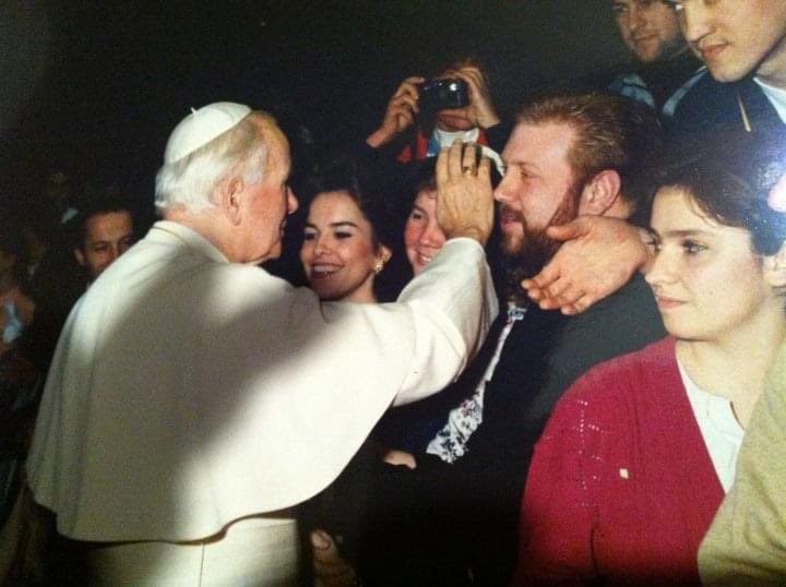 eddiecasey's tweet photo. Happy Feast of St John Paul!
Be Not Afraid!
Sancte Johannes Paulus, Ora pro nobis
-6th Feb 1992, Roma https://t.co/QbUBLldYdb