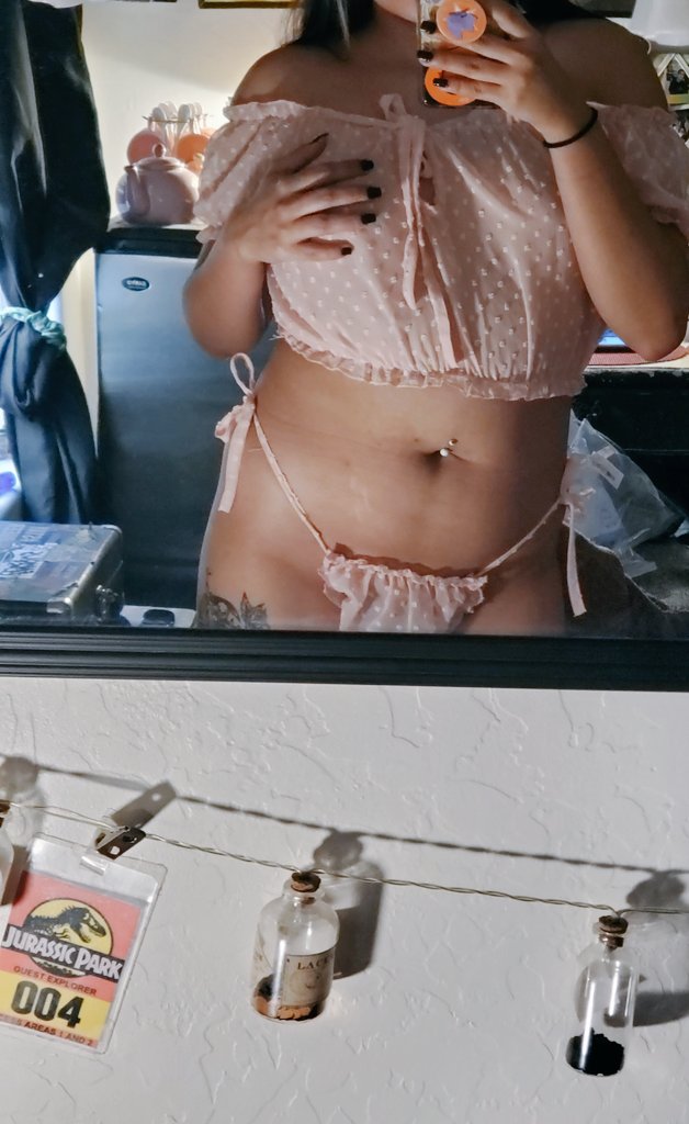 _peachylane_'s tweet photo. Just got this pink lacey set 💗 💕🌸 https://t.co/UvrdMcEdZp