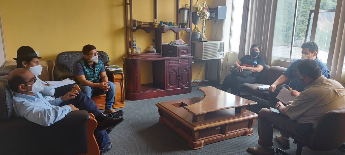 FORAGUA's tweet photo. Junto a #EMAPAZ EP y el GAD Municipal de #Zamora, buscamos establecer con apoyo de #PROAmazoníaEC #PNUD #MAAE #NCI #GreenClimateFound establecer 56 mil hectáreas de conservación munipales #ACMUS que incluya los 13 sistemas de captación para consumo humano urbanos y rurales. https://t.co/aHcRvsGo2y