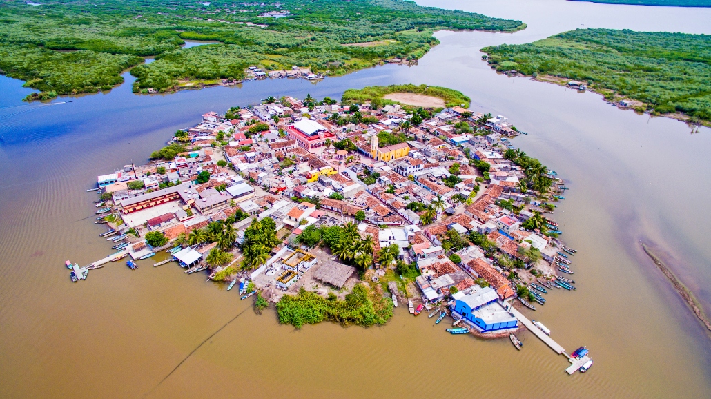 RivieraNayarit's tweet photo. .@RivieraNayarit’s #Mexcaltitán recently became one of Mexico’s “#MagicTowns”, an acknowledgement established by the Mexican Secretary of Tourism to honor beautiful Mexican villages that  preserved their cultural and historic richness. 

#RivieraNayarit 

https://t.co/WZK137TmLI https://t.co/0hWLqSrwRx