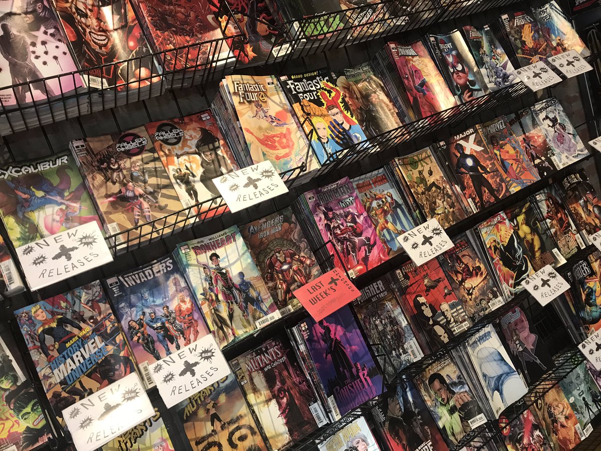 ScarifPodcast's tweet photo. If you’re in #Chicago Taylor street area head on over to @firstaidtaylor and say hello to Tom. Ask him what’s the scuttlebutt? Looks at all thise wonderdul things! 🤓 #FirstAidComics https://t.co/kkiJiRwYJR