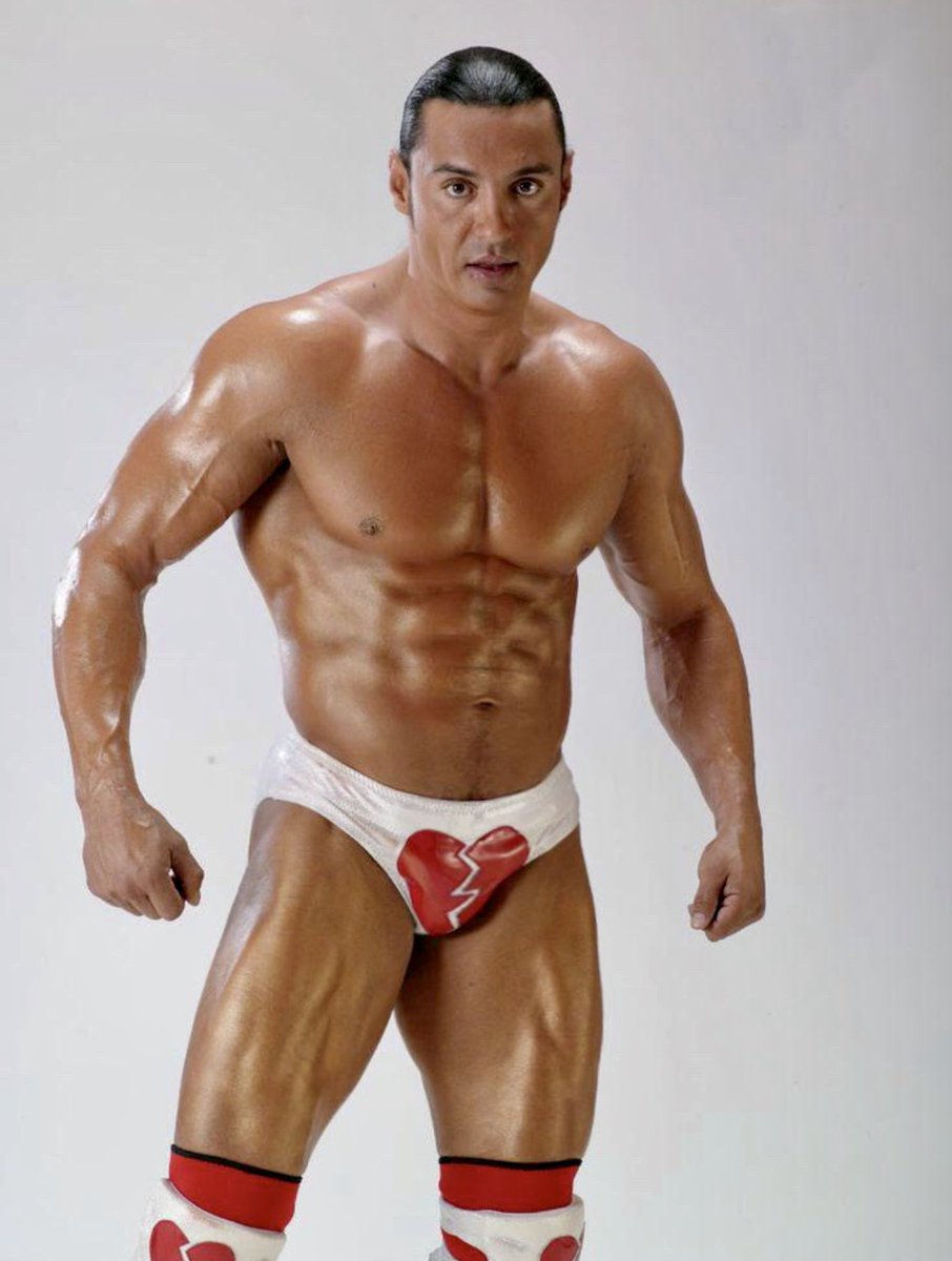 Victorlatin77's tweet photo. #tbt esta foto tiene más de 15 años. Pesaba 100 kilos... nunca mas volví a pesarlos. 
Para la lucha libre los necesitaba para levantar a mis rivales con más facilidad. Pero realmente fuera del ring me sentía pesado! 
Ahora con mis 95 kilos me siento mejor👊🏻💥.
@luchalibreaaa 🤼‍♂️ https://t.co/03imYLc0XB