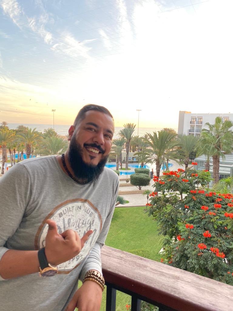 #Aloha everyone from the #DevoxxMa venue 🤙 Nice memories!! At this time of the year usually everyone is busy with the conference but yeah we are all looking forward to yet again an incredible experience in Agadir next year #DevoxxMA2021