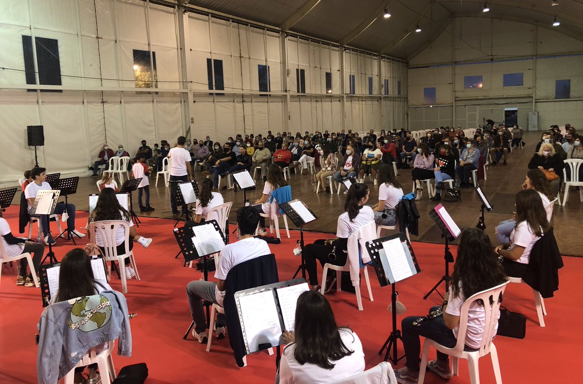 MInfantilOrpesa's tweet photo. ⭐️ Així hem gaudit hui al #MercatMico 🐵 ⁣
⁣
🗯 Meses de debat, xarrades i presentacions on hem conversat entorn de la cultura infantil. A més d’un concert amb la Banda Jove de ⁣la @BandaOrpesa https://t.co/xAZms8D7Pb