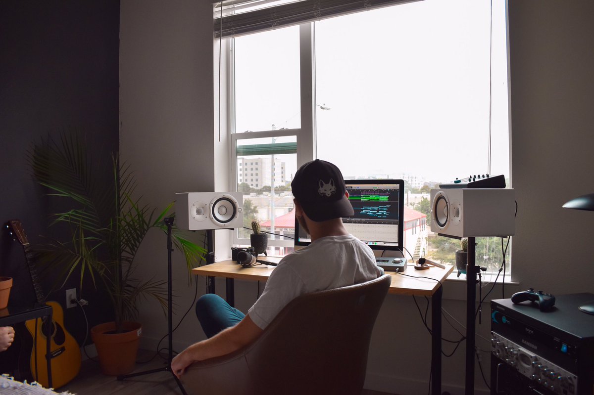 oopsitsandres's tweet photo. Nothing I love more than making good music with good people :) @JSTFRNDSMUSIC https://t.co/oTWICHuUc1