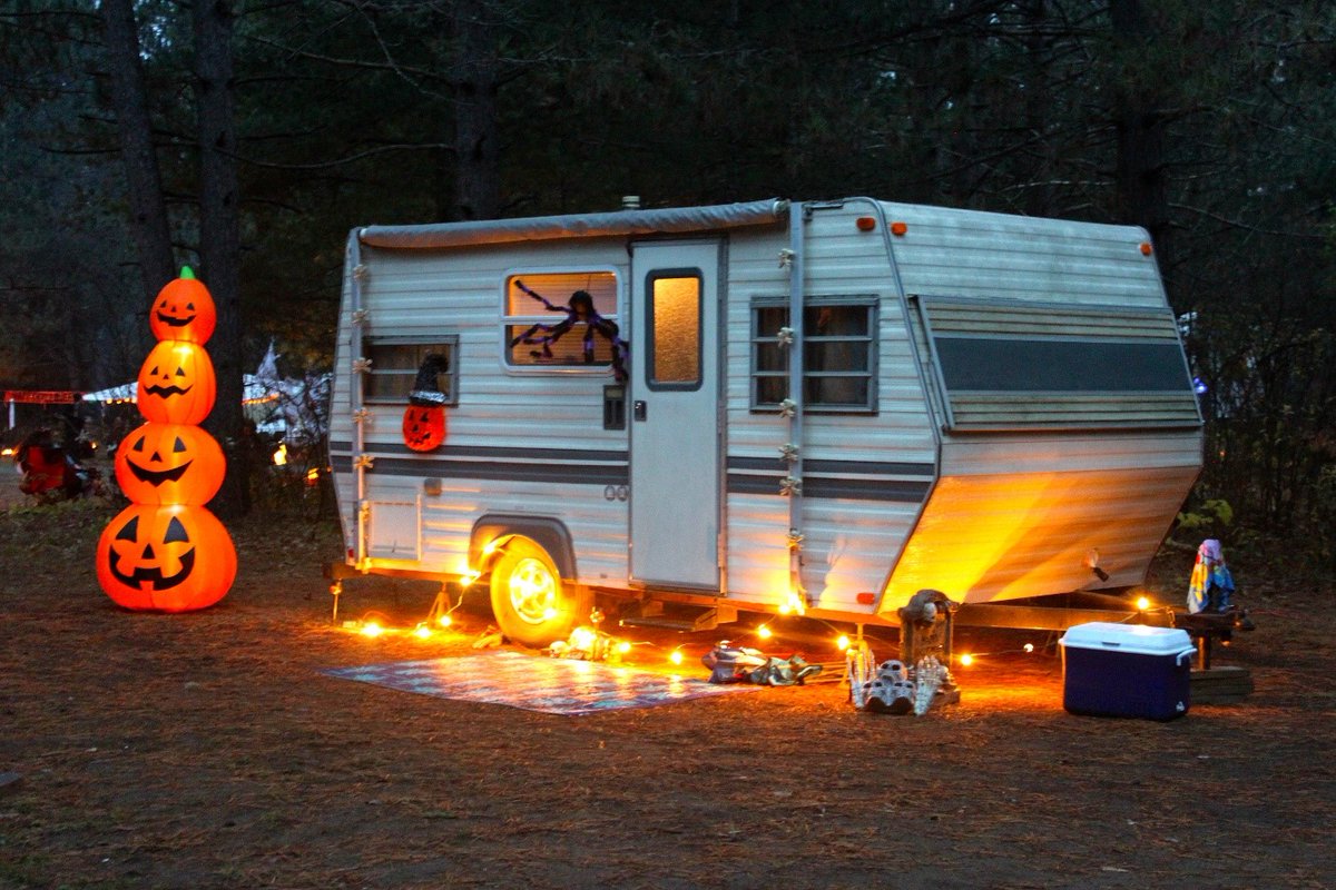 Reminder:
🎃To reduce overcrowding and promote physical distancing, Algonquin will not be hosting any of our annual Halloween activities
👻You are welcome to display your spirit on your campsite, but we’re counting on people to be responsible & follow public health advice https://t.co/UWYObFvKIy