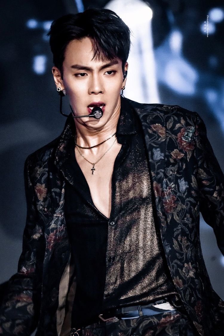 now let’s go over his saturn being situated in the 8th house;;this is where some of the most intense aspects of shownu’s personality come into light. this brings into play some of the most intense emotions and sensual feelings that he can have throughout his life.