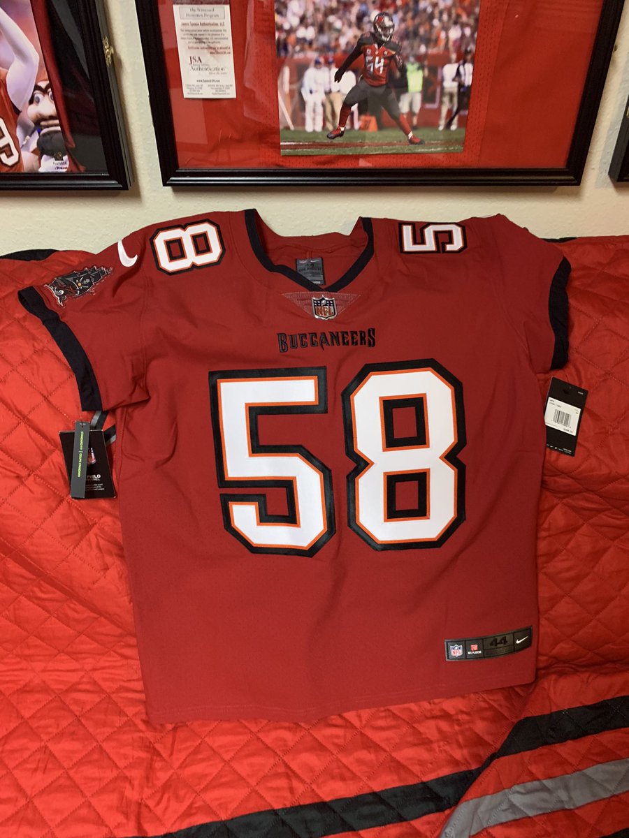 GetGrishd's tweet photo. A special Thank You to my @Buccaneers for sending me that on field Vapor Elite @ShaquilBarrett Jersey. We will be representing the Moochie Mob in style now. #GoBucs #FireDemCannons #MoochieMob #ShaqAttack #SackBarrett #FiftyAte 🔥💣🏴‍☠️ https://t.co/mK2GbMwqj4