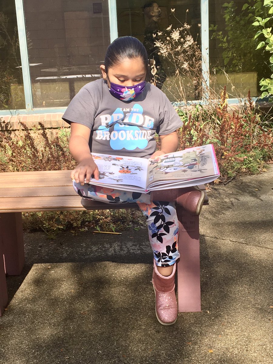 n_harrison4's tweet photo. Students in grades 1-4 LOVED Gustavo the Shy Ghost by Flavia Z. Drago, @Diafla ! They made amazing connections to being shy, being brave, finding accepting friends, and their own families’ Dia de los Muertos traditions❤️👻❤️ @brooksideREADS #itsworthit https://t.co/KNghiYOxrl