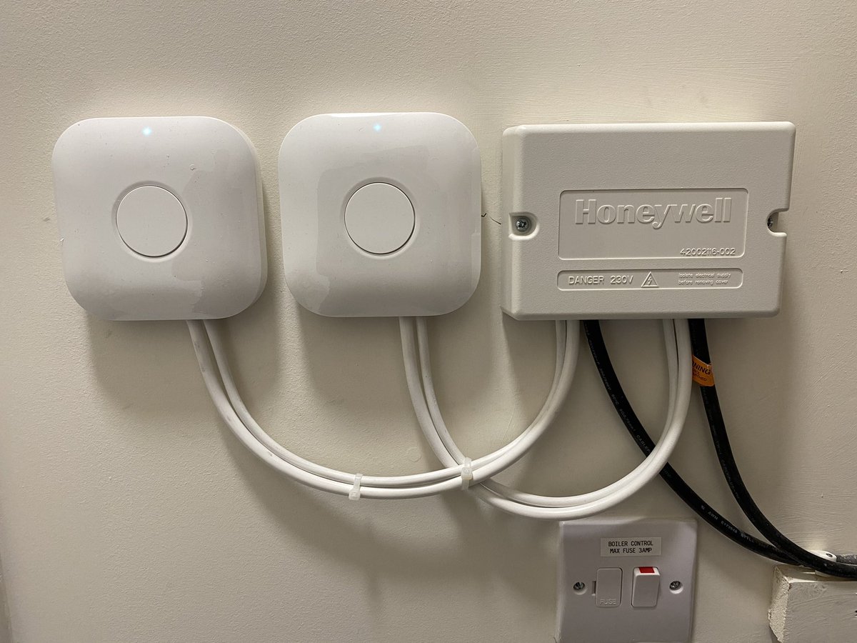 amrinder_handa's tweet photo. Installed 5 nest thermostats and a nest hello today 👌🏻👌🏻@googlenest @nestprouk @Google @googlenesthelp  #TeamNestPro https://t.co/jpwWyVYK3c