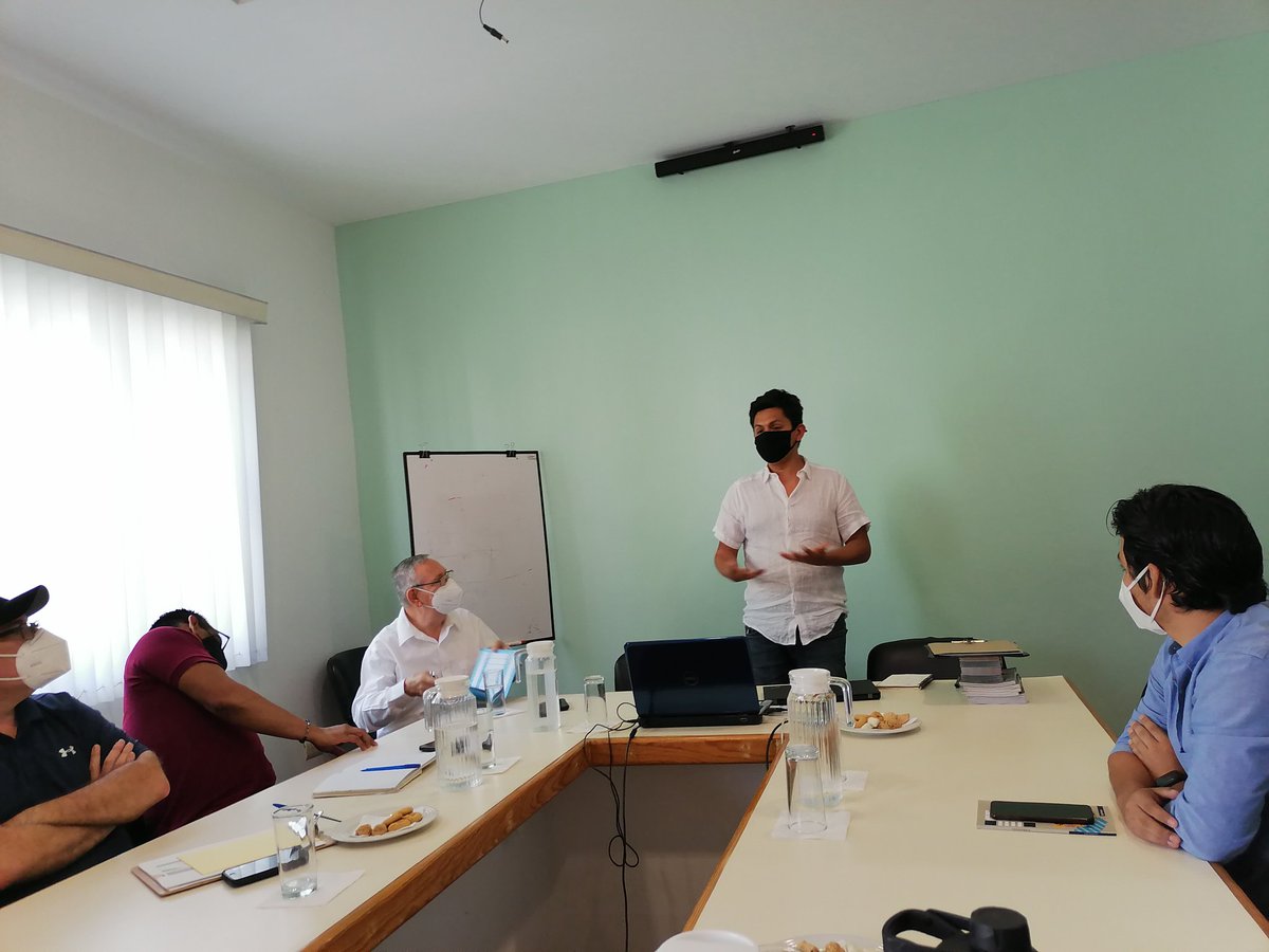 LigaPeatonal's tweet photo. Estamos en #Culiacán para impulsar la #VisiónCero en temas de Seguridad Vial.
Por invitación de @mapasin_sinaloa estamos impartiendo el taller de #CEBRAPEDIA a integrantes de sociedad civil y servidor@s públicos. https://t.co/Gr6sovrvAW