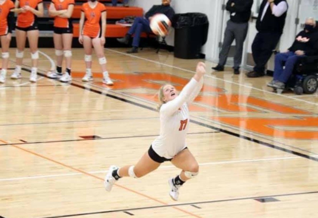 Oh no you dih-unt! Get it abby.  <a href="/abbeyjones_/">Abbey Jones</a> #swi3dvb #shes3d