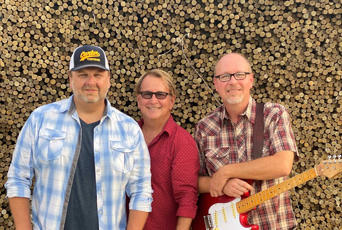 .<a href="/imPRESSED_music/">imPRESSED_music</a> is proud to be #premiering the music video for “Can’t Never Could”, off #TheLloydCarterBand’s latest album, #NothingToLose. Harnessing a #country sound, the song is a showcase of what Lloyd Carter brings to the country music table.
v13.net/2020/10/lloyd-…