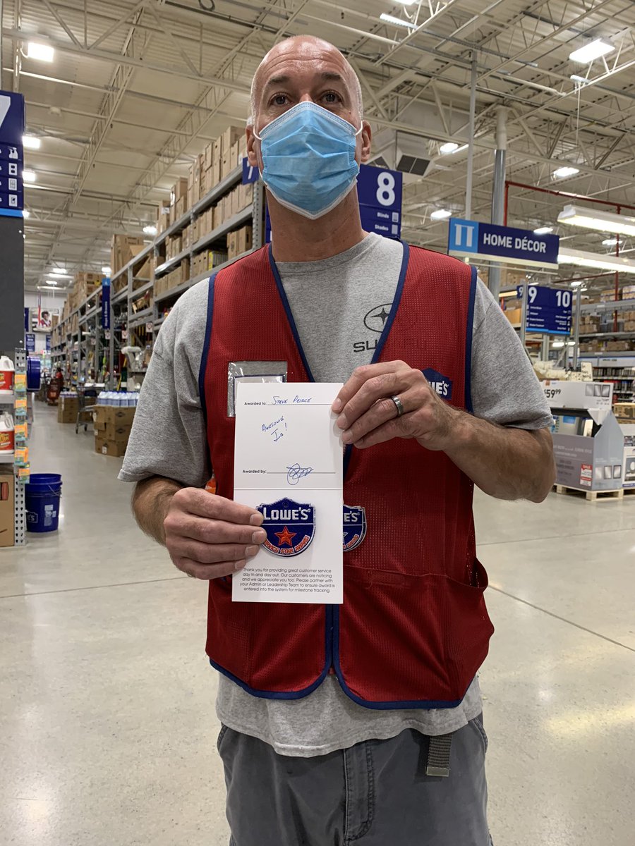 Andrew, Joseph, Alexis, Dillon, Nick, Kortney, Michaela, and Steve all earned Red Stars for outstanding service. <a href="/1280Market/">Market 1280</a> <a href="/Lowesofjohnson1/">Lowesofjohnsoncity737</a>