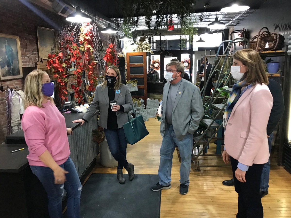 Cindy Axne tweet media