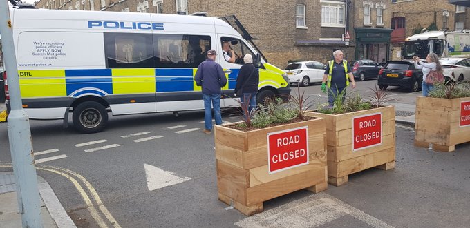 .@lb_southwark some councillors are out of their depth & out of touch. Hemming in and blocking off estates - now obesity replaces C19 to justify their actions. Get real and remove the road blocks @CatherineRose6 go and speak to @LynnesElectrics really speak to blue light services