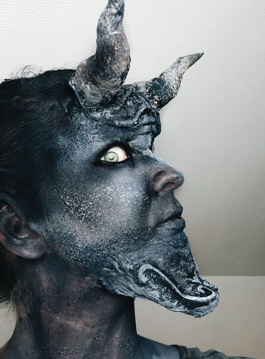 theresesese's tweet image. #LPCostumeComp #LPMakeUpComp 👹💀🖤