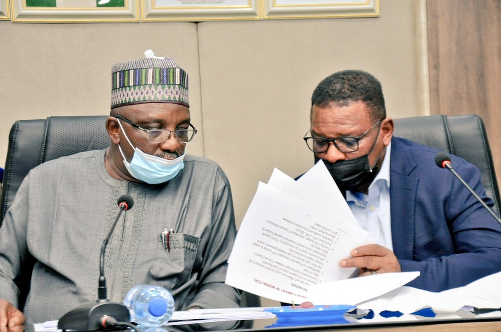 EngrSMamman's tweet photo. The Nigerian Power Sector has the potential to be a huge source of Foreign Exchange as we look towards significant diversification of the Economy. This was top of the Agenda when I hosted the Chadian Minister of Energy, Her Excellency Ramatou Mahamat Houtouin at the Power House. https://t.co/WKI9MuLa93