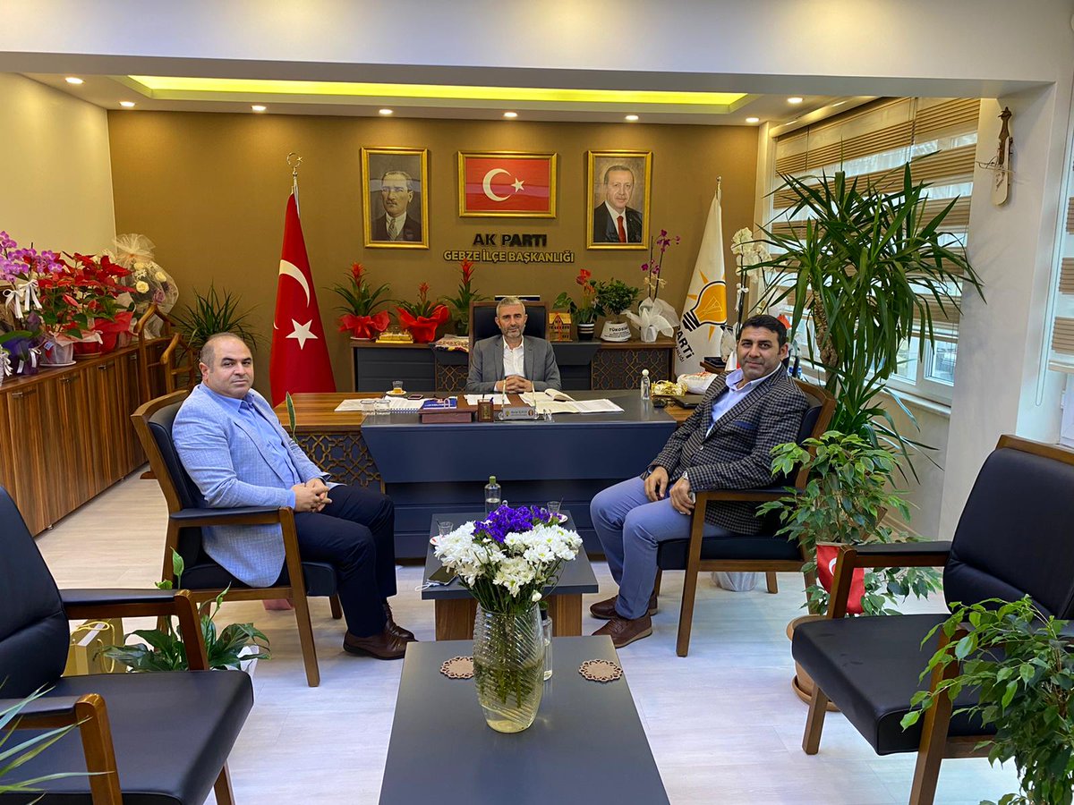 Eğitim paydaşlarımızı çoğaltıyoruz...
Okul Müdürümüz Önder Öztürk ve Eğitim Koordinatörümüz Bünyamin Aksan Ak parti Gebze İlçe Başkanı  Sayın Recep Kaya' yı makamında ziyaret etti. Kendilerine hoş sohbeti ve misafirperverliğinden dolayı çok teşekkür ediyoruz..