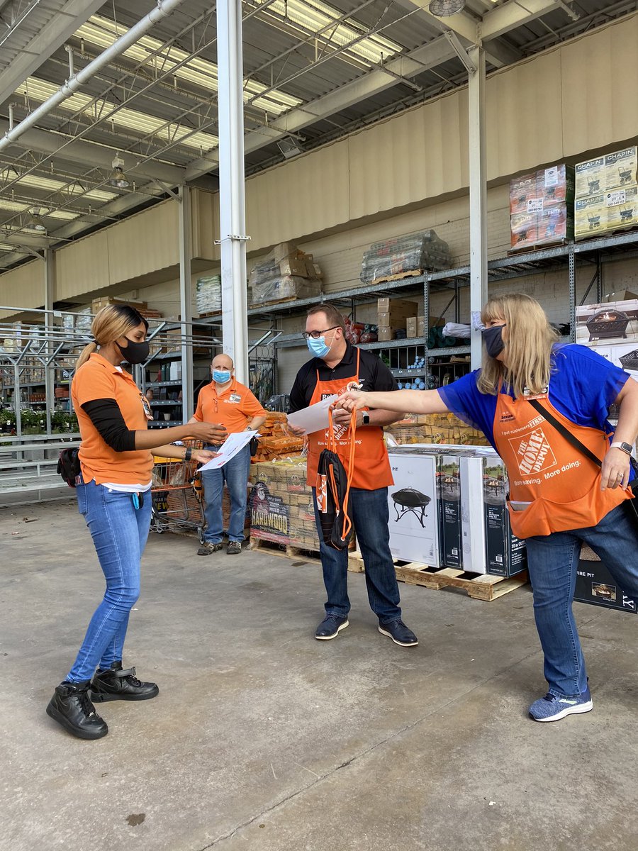MET4639's tweet photo. Nick, Vernon, Nikki and Mohammed https://t.co/jgrWgTgcRp