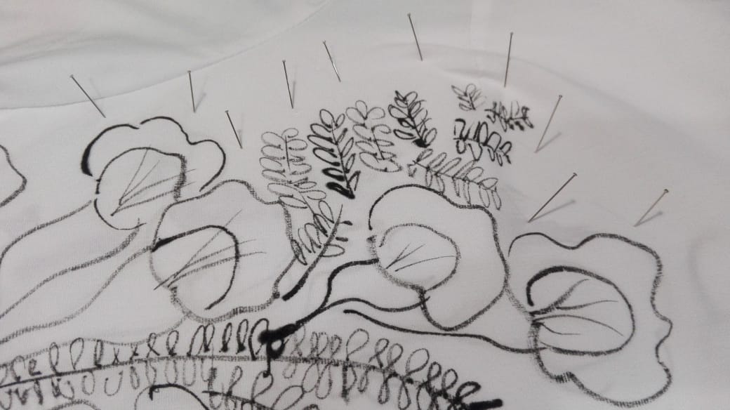 franayala's tweet photo. Tiempo de Jacarandas Camisola de algodón pintada a mano. #modaargentina #modaartesanal #modayarte #fashion https://t.co/jCoZxVTbAc