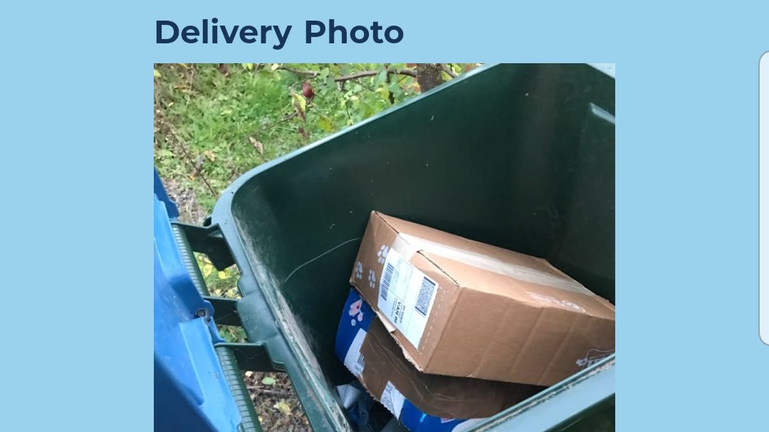 hpitkethly's tweet photo. @Hermesparcels - seriously?????
No card left either.  @fetchlovespets .  Bins long emptied now :-( https://t.co/pv3Yk5ay8m