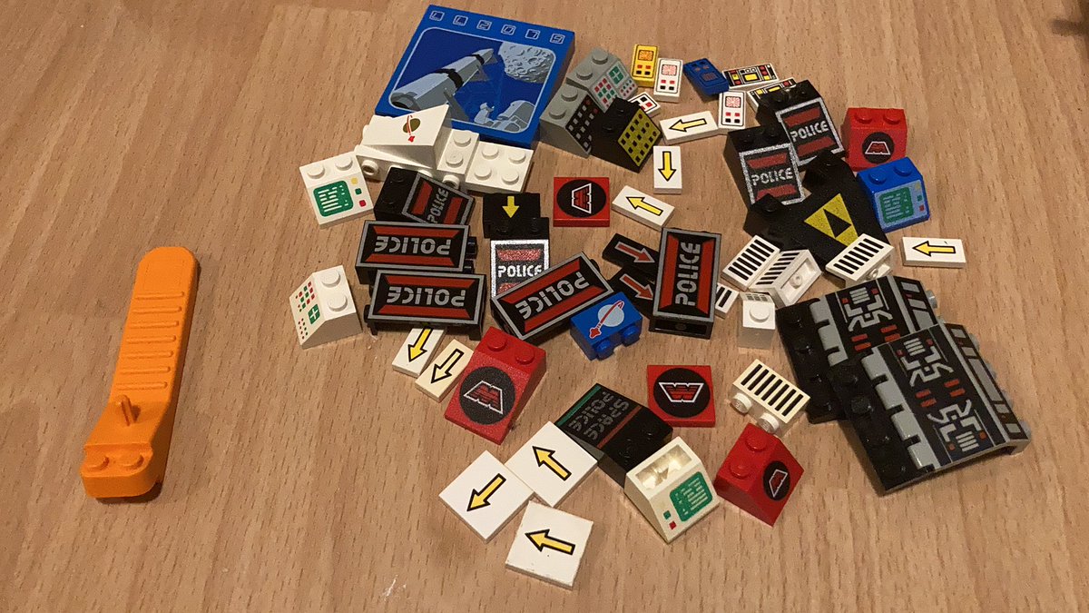 Disassembled part of my classic space collection. Taking good care of the precious printed parts.