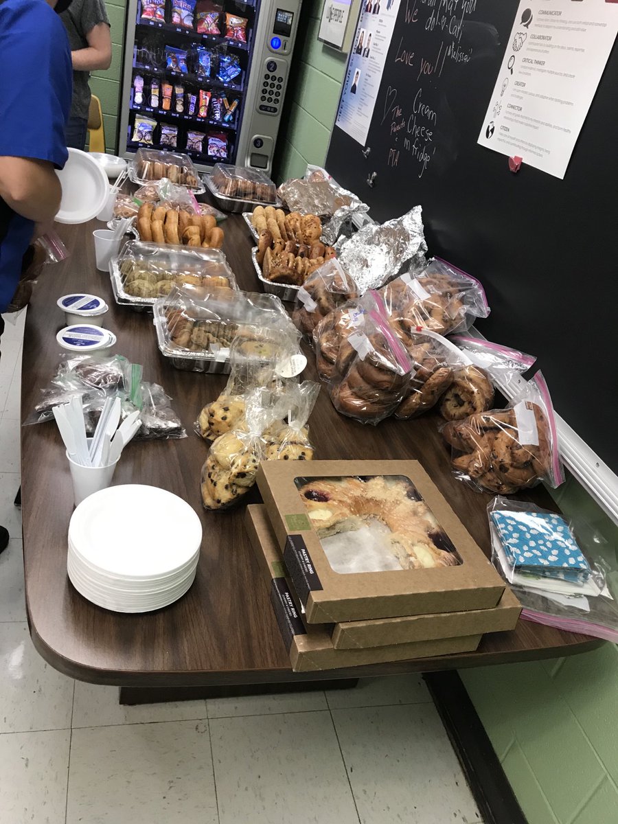 cari_malakoff's tweet photo. Huge shoutout to ⁦@panerabread⁩ on Brad McNeer Parkway for their generosity and kindness to help spoil our staff with a delicious breakfast! They are awesome!! Our teachers and staff are rockstars and we thank you for all that you do! ⁦@CloverHillES⁩ https://t.co/dHlb83ghrx