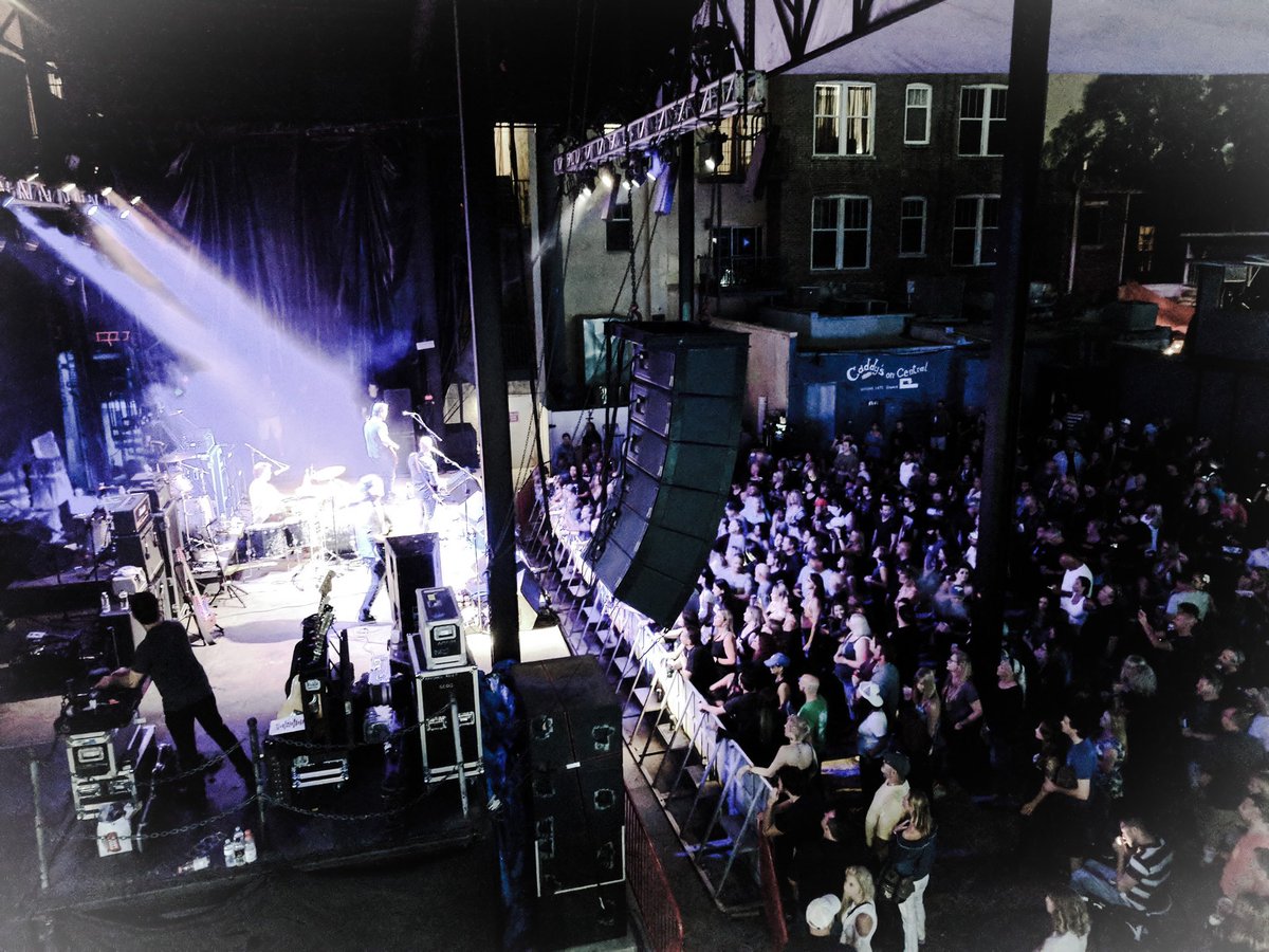 statetostatebnd's tweet image. We can’t wait to get back up there the moment it’s safe to do so. We miss this and YOU so much!! #StatetoState #Throwback #ThrowbackThursday #ThursdayThrowback #Gig #Concert #RockAndRoll #Candlebox #RockConcert #JannusLive #Tour #TouringBand #LiveMusic #Music #WeWillBeBack