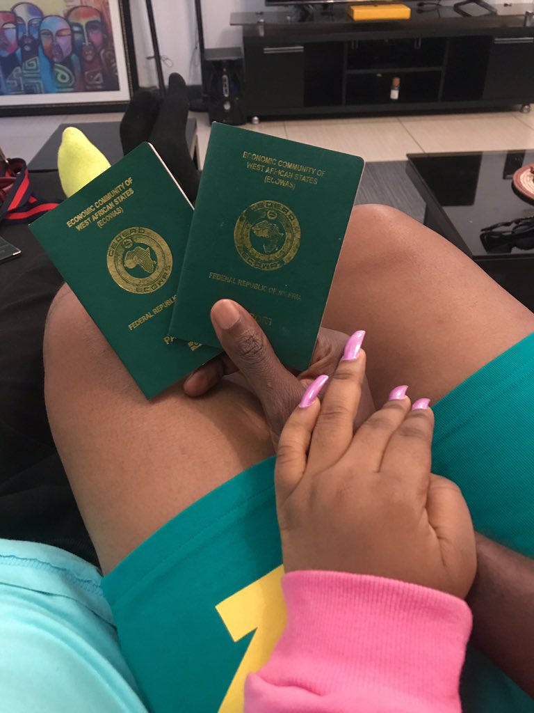 BeetovinNackit's tweet photo. Baby choose a country 😤🚶🏻‍♂️🚶🏻‍♂️✈️since Pharaoh no gree talk well around 7pm! We move to the promise land😤 #passport #NIGERIAPREVAIL #aired #EndBuhari #RETWEEET https://t.co/iX2cPEAmtZ