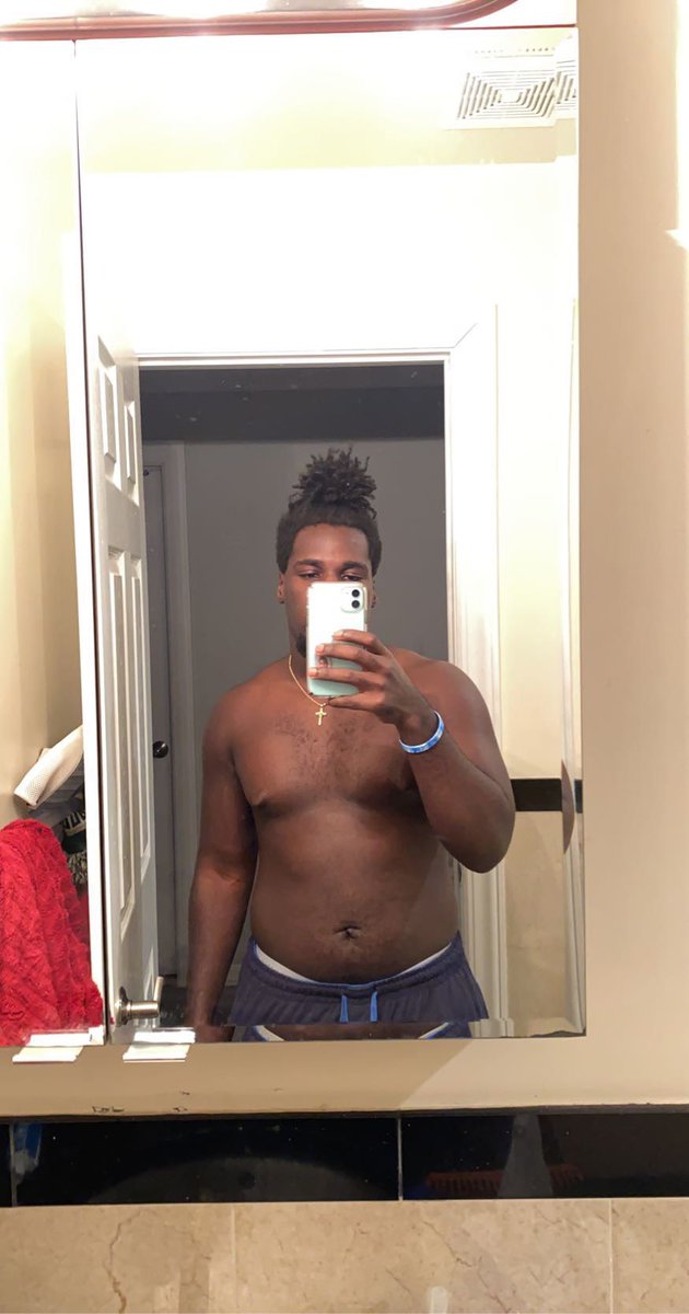 AbeidThomas7's tweet photo. 228 to 190. Took some time early mornings late nights busting my asss but i’m healthy now and in shape feels better than ever . Im ready to go can’t wait to ball in the spring motivated . #Newme2✌🏾#Ready https://t.co/02RJxU0U2y