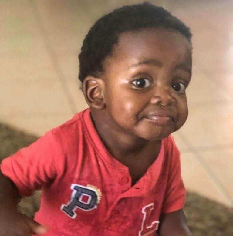 wiseprince's tweet image. Don't be like Katlego. Sms OUT, if you no longer want your partner. 

 #KatlegoMaboe | Outsurance