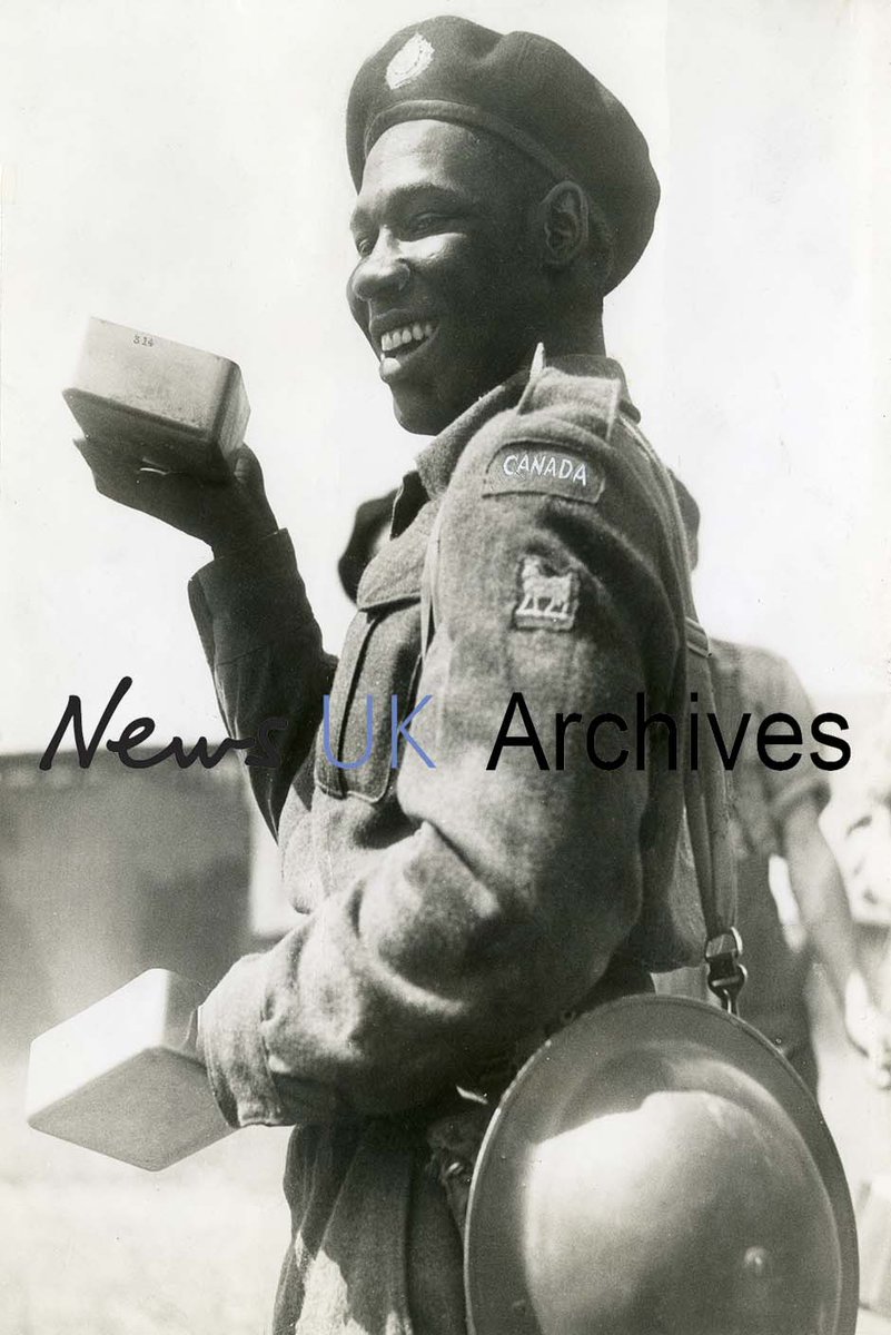 The 1st Canadian Armoured Brigade arrived in the UK in July 1941. Clyde Wilson a former boxer from Boston USA pictured by Robert Chandler of the Daily Sketch and HW Bill Warhurst of The Times 1/  @CarlaJeanStokes  @mike_bechthold  @CanWarMuseum