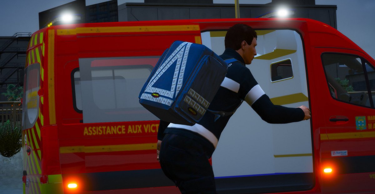 PompiersSDCPJ's tweet photo. 🎁😍 Ça y est ! Nos nouveaux Sacs Prompt secours viennent d'arriver dans nos casernes !
Remerciement tout particulier au responsable du groupement soutient et logistique @JOHN__BOND 💪
#Simulation #Opérationnelle #StudiosDCPJ #GtaV #FiveM #Dimatex https://t.co/RnZs8yigFX