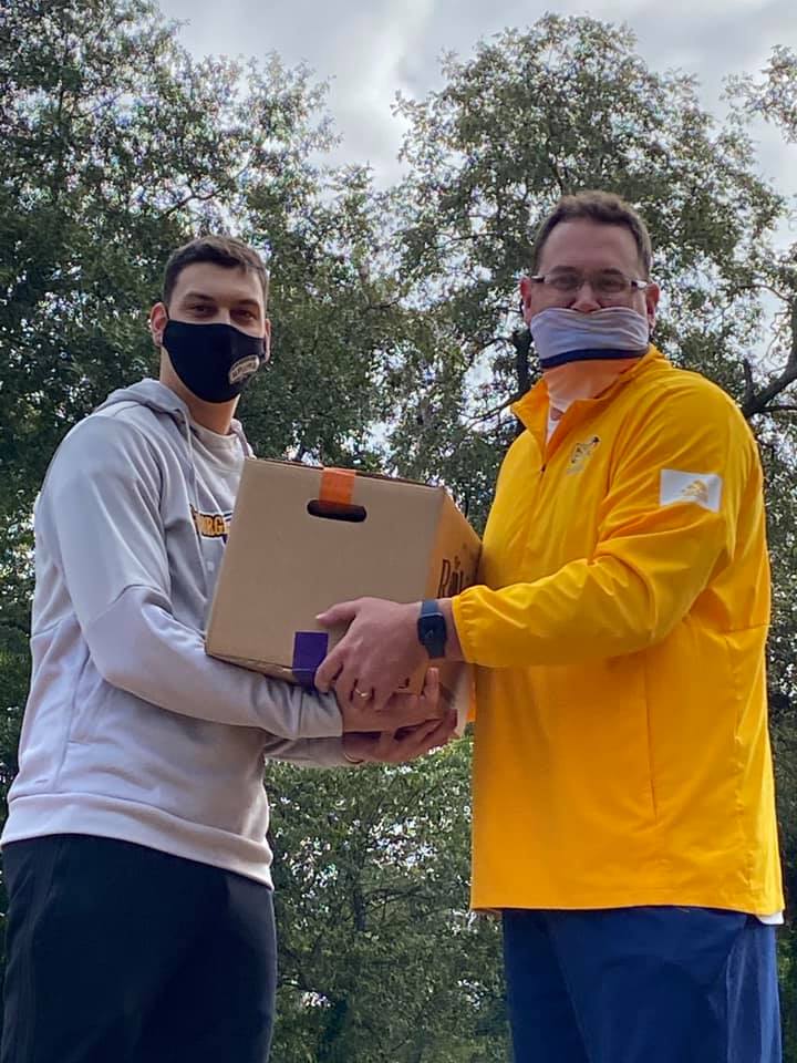 GaSouthwestern's tweet photo. Thank you to all of our student-athletes and coaches who volunteered to help unload and distribute 1,130 boxes of free food to Sumter County families today. You can always count on @GSWAthletics to show up and lend a hand! 💛💪🏼 #GoldForceThursday https://t.co/ysSd27OyeM