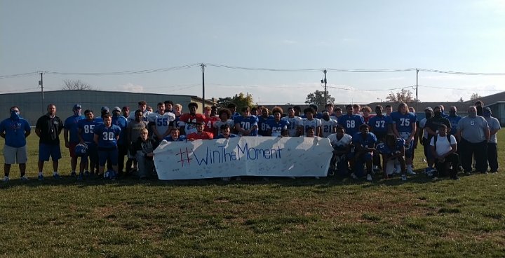 When the lesson of #winthemoment is taught on and off the field. Fight, Jim, fight!! #springfieldstrong <a href="/Coach_JBell/">J. Bell</a>