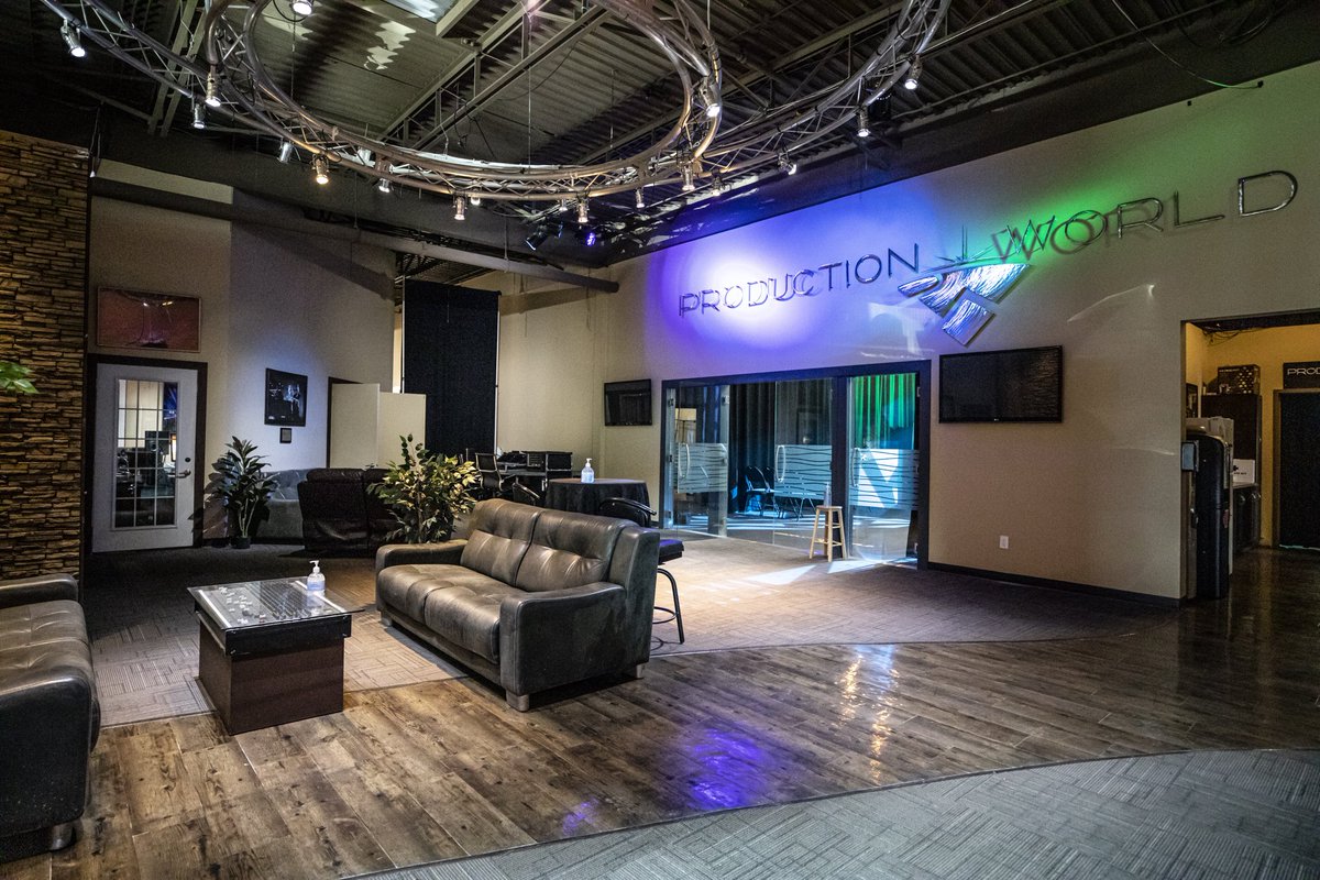 JonBeckett2's tweet photo. A few more shots of #TheStudio
Thanks to @kesarajkimo
We have set up a warm, safe and welcoming environment for you to produce
#VirtualGalas
#VirtualAwardShows
#HybridEvents
#VirtualAGM
#nonprofits
#CohortSeating
#GreatStaff
#eventprofs
@productionworld https://t.co/U0a74xiiry