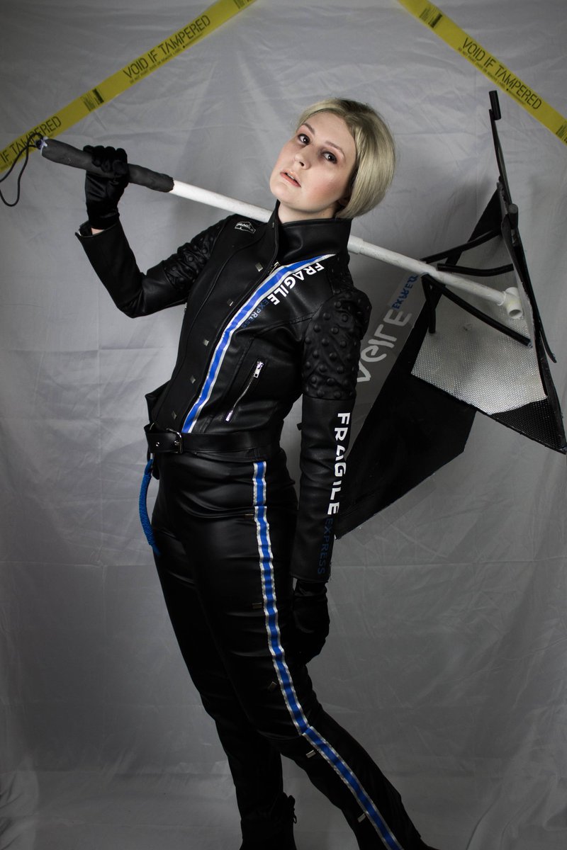 HorrorQueenCos's tweet image. I had some fun getting creative with poses recently as Fragile! I think it&apos;s time I replay this amazing game again 💖💖💖

@HIDEO_KOJIMA_EN #deathstrandingcosplay #deathstranding #fragiledeathstranding