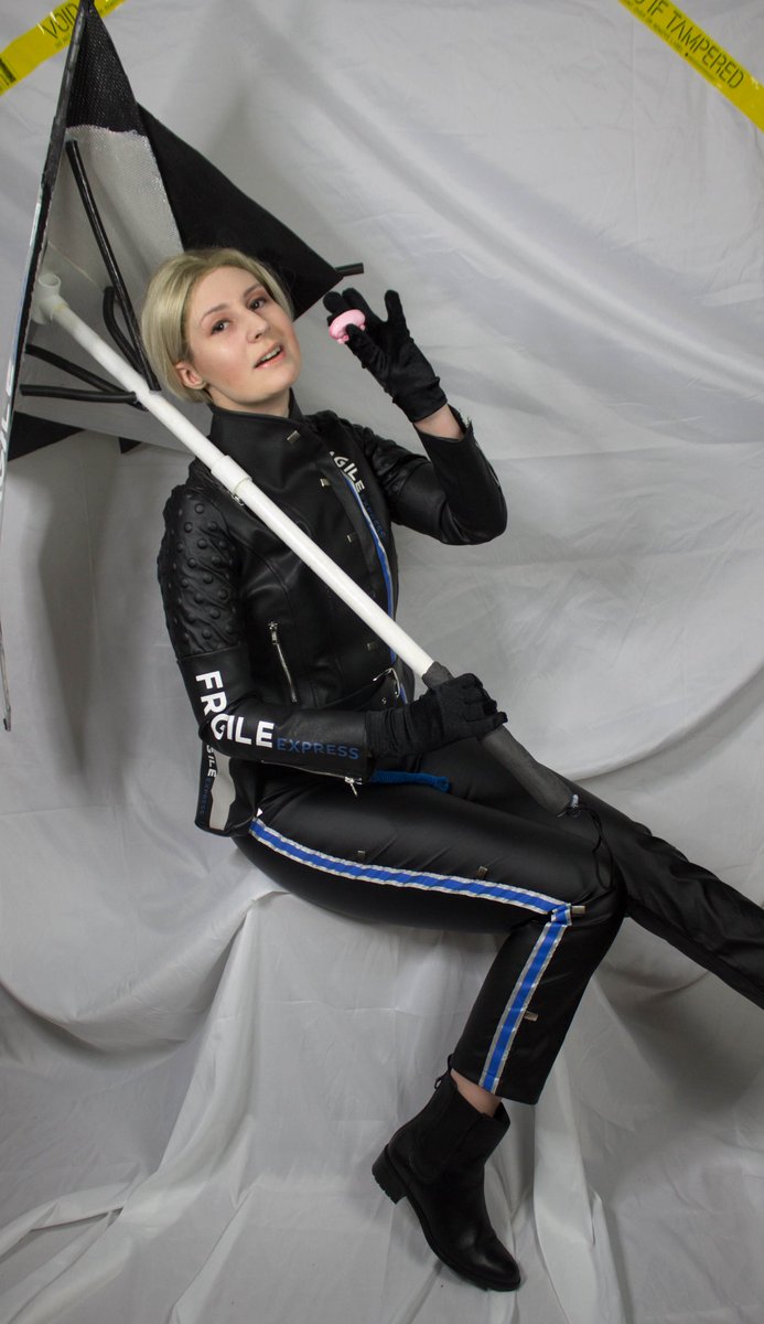 HorrorQueenCos's tweet image. I had some fun getting creative with poses recently as Fragile! I think it&apos;s time I replay this amazing game again 💖💖💖

@HIDEO_KOJIMA_EN #deathstrandingcosplay #deathstranding #fragiledeathstranding