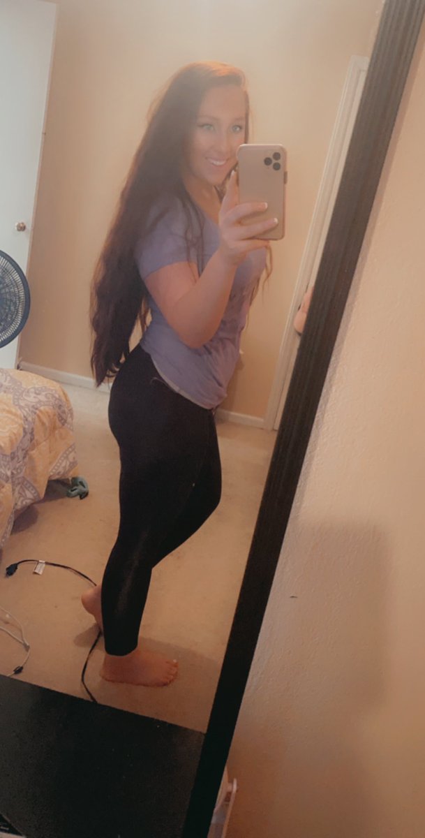 Steph__anie_'s tweet photo. Lemme go ahead and document this long hair. I’m finna do something drastic 🐸. https://t.co/MxMvdLI6gw